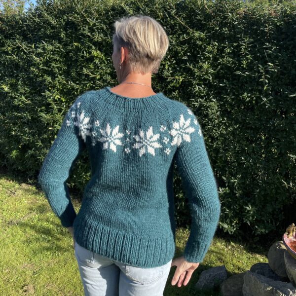 Sweater med stjernebort, petroleum